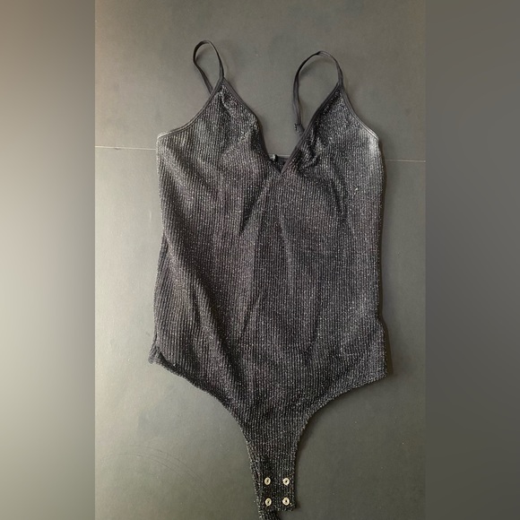 DYNAMITE Bodysuit- sparkly black - Picture 1 of 3